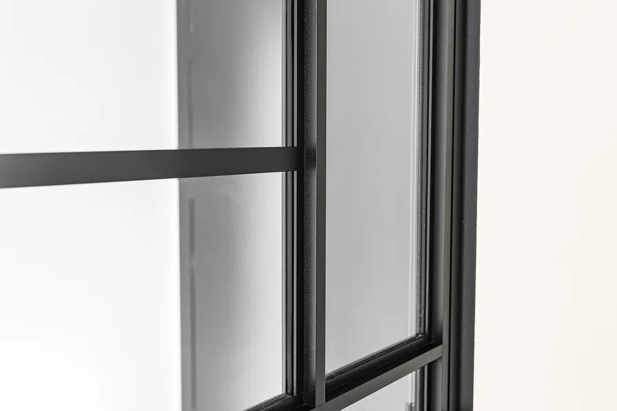 20 mm stick-on glazing bars, close-up of the frame corner