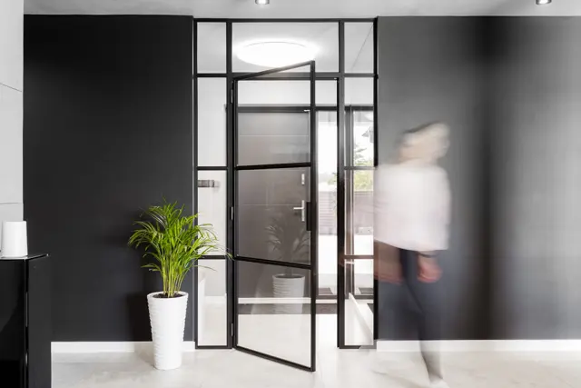 Glazed partition and entrance door