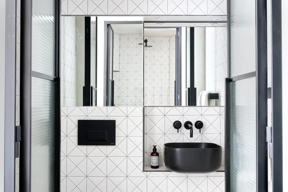 Black framed aluminium shower screen
